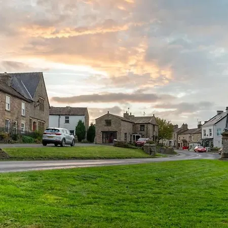 Newly Renovated 4 Bedroom With Wood Burner Prázdninový dům
