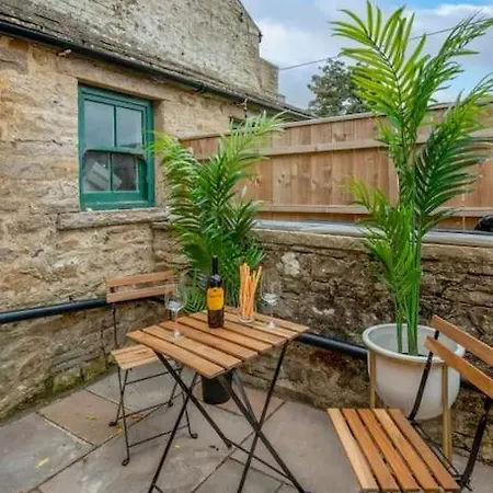 Newly Renovated 4 Bedroom With Wood Burner Prázdninový dům *