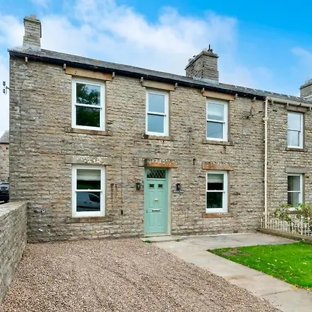 Newly Renovated 4 Bedroom With Wood Burner Aysgarth